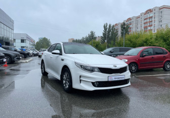 Подержанный автомобиль Kia Optima Sedan 2018 года (3 фото)