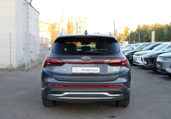 Подержанный автомобиль Hyundai Santa Fe 2021 года (4 фото)