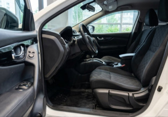 Подержанный автомобиль Nissan Qashqai 2017 года (9 фото)