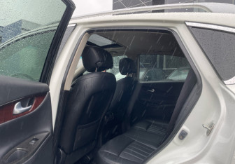 Подержанный автомобиль Infiniti QX50 2014 года (12 фото)