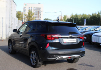 Подержанный автомобиль Kia Seltos 2021 года (6 фото)