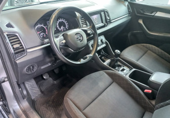 Подержанный автомобиль Skoda Karoq 2021 года (10 фото)