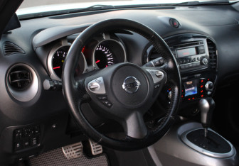 Подержанный автомобиль Nissan Juke 2011 года (7 фото)