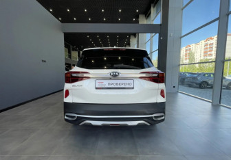 Подержанный автомобиль Kia Seltos 2020 года (5 фото)