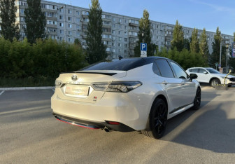 Подержанный автомобиль Toyota Camry Sedan 2021 года (5 фото)