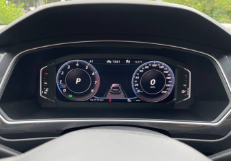 Подержанный автомобиль Volkswagen Tiguan 2021 года (16 фото)