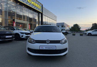 Подержанный автомобиль Volkswagen Polo Sedan 2012 года (2 фото)
