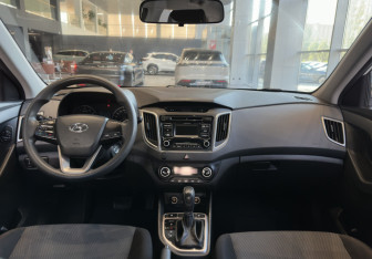 Подержанный автомобиль Hyundai Creta 2017 года (12 фото)