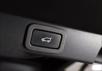 Подержанный автомобиль Land Rover Range Rover Sport 2014 года (10 фото)