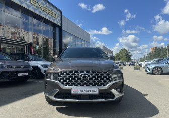 Подержанный автомобиль Hyundai Santa Fe 2020 года (2 фото)
