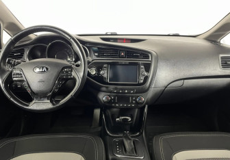 Подержанный автомобиль Kia Ceed Wagon 2018 года (11 фото)