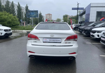 Подержанный автомобиль Hyundai i40 Sedan 2013 года (6 фото)
