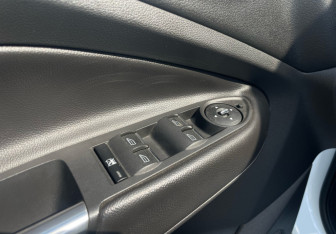 Подержанный автомобиль Ford Kuga 2014 года (16 фото)