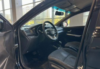 Подержанный автомобиль Kia Rio Hatchback 2012 года (9 фото)