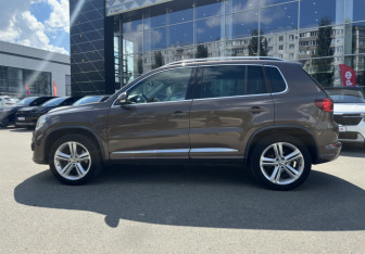 Подержанный автомобиль Volkswagen Tiguan 2016 года (8 фото)