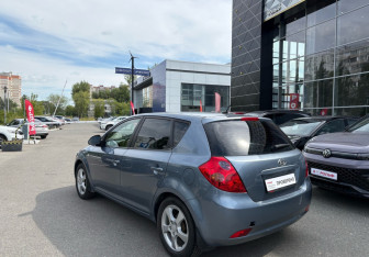 Подержанный автомобиль Kia Ceed Hatchback 2008 года (7 фото)
