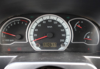 Подержанный автомобиль Daewoo Nexia Sedan 2011 года (14 фото)