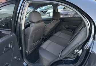 Подержанный автомобиль Chevrolet Aveo Sedan 2011 года (12 фото)