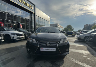 Подержанный автомобиль Lexus ES 2014 года (2 фото)