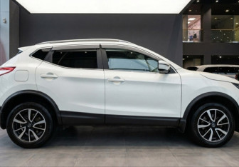 Подержанный автомобиль Nissan Qashqai 2017 года (4 фото)
