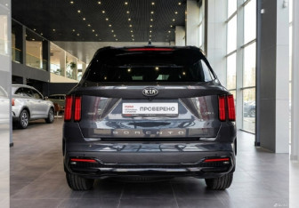 Подержанный автомобиль Kia Sorento 2021 года (4 фото)