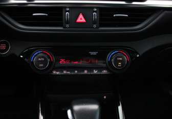 Подержанный автомобиль Kia Cerato Sedan 2019 года (12 фото)