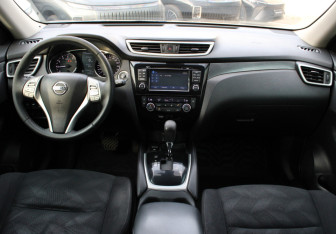 Подержанный автомобиль Nissan X-Trail 2015 года (9 фото)