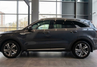 Подержанный автомобиль Kia Sorento 2021 года (2 фото)