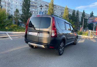 Подержанный автомобиль LADA (ВАЗ) Largus Wagon 2022 года (5 фото)