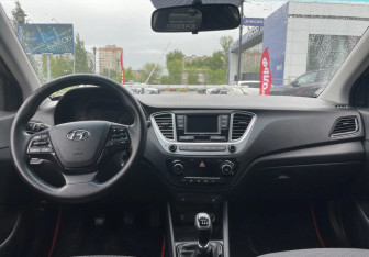 Подержанный автомобиль Hyundai Solaris Sedan 2020 года (11 фото)