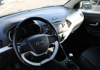 Подержанный автомобиль Kia Picanto 2016 года (12 фото)