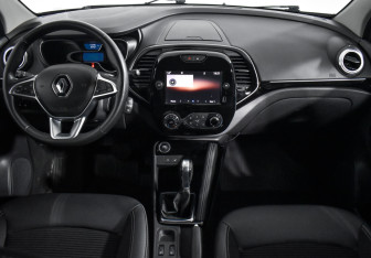 Подержанный автомобиль Renault Kaptur 2020 года (15 фото)