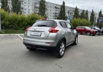 Подержанный автомобиль Nissan Juke 2012 года (5 фото)