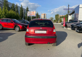 Подержанный автомобиль Citroen C3 Hatchback 2006 года (6 фото)