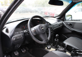 Подержанный автомобиль Chevrolet Niva 2010 года (5 фото)
