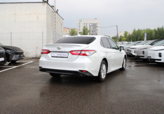 Подержанный автомобиль Toyota Camry Sedan 2018 года (4 фото)
