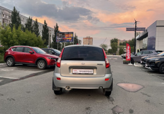 Подержанный автомобиль LADA (ВАЗ) Kalina Hatchback 2010 года (6 фото)