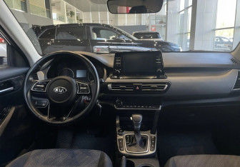Подержанный автомобиль Kia Seltos 2020 года (10 фото)