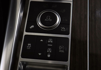 Подержанный автомобиль Land Rover Range Rover Sport 2014 года (15 фото)