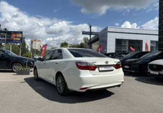 Подержанный автомобиль Toyota Camry Sedan 2016 года (7 фото)