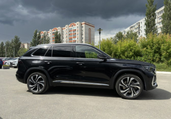 Подержанный автомобиль Geely Monjaro 2023 года (4 фото)