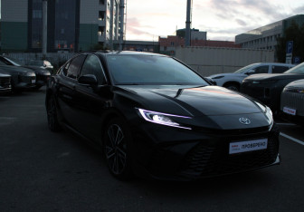 Подержанный автомобиль Toyota Camry Sedan 2024 года (3 фото)
