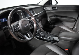 Подержанный автомобиль Kia Optima Sedan 2019 года (9 фото)