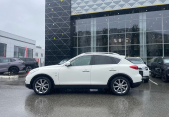 Подержанный автомобиль Infiniti QX50 2014 года (8 фото)