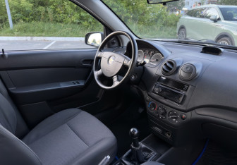Подержанный автомобиль Chevrolet Aveo Sedan 2011 года (10 фото)
