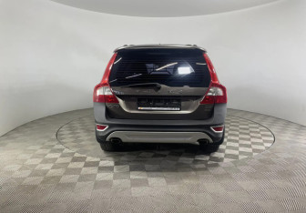 Подержанный автомобиль Volvo XC70 2011 года (6 фото)
