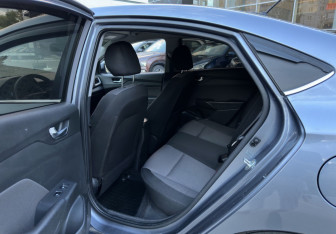 Подержанный автомобиль Hyundai Solaris Sedan 2017 года (12 фото)