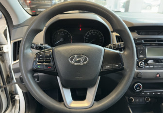 Подержанный автомобиль Hyundai Creta 2017 года (11 фото)