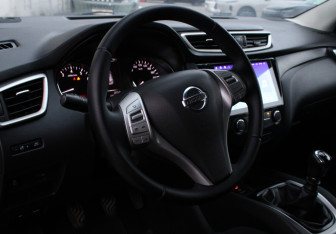 Подержанный автомобиль Nissan Qashqai 2018 года (12 фото)