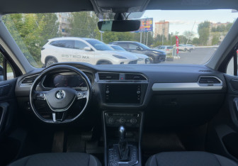 Подержанный автомобиль Volkswagen Tiguan 2017 года (11 фото)